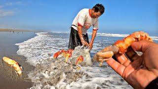 Mira como este hombre saca Napes o Maruchas en la playa  El cebo irresistible de pesca [upl. by Goodden]