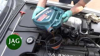 Jaguar XJ8 ENGINE OIL AND FILTER CHANGE [upl. by Jezabelle]