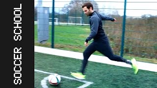 HOW TO CORNER KICK  TIPS AND TRICKS  Juan Mata [upl. by Cirdla]