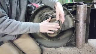 Replacing the drive clutch plate on a Honda hrd536 [upl. by Holladay]