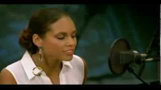 Alicia Keys  Valerie Live by the Zutons Amy Winehouse [upl. by Rosmarin547]