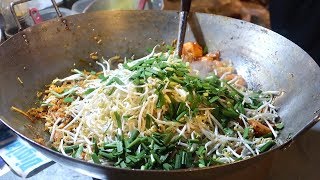 HUGE PAD THAI WOK  Thai Street Food [upl. by Fritze]