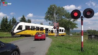 Przejazd kolejowy Gołogłowy PL  772017  Železniční přejezd  Polish railroad crossing [upl. by Burley]