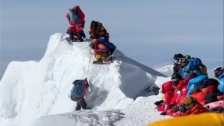 Au sommet de l’Everest comment les embouteillages deviennent des pièges mortels [upl. by Nyrac]