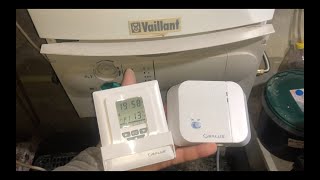 Instalare termostat de camera Salus T105RF  Vaillant Turbomax Pro VUW 24223 [upl. by Mixie]