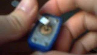 Abrir candado con clip Lock Picking挑 выбирать [upl. by Godber]