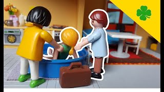 Playmobil Familie Gutglück  Hausgeburt von Lars und die erste Zeit mit Baby [upl. by Fevre]