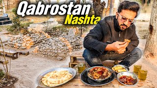 Qabrustan main Nashta 😱 Breakfast in Graveyard Peshawar Street Food amp Famous Chief Fast Food [upl. by Yong]