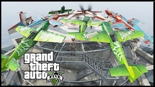 GTA V 10 Airplane Landed on The Maze bank [upl. by Otiragram]