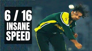 Incredible Shoaib Akhtars Best Fast Bowling  6 Wickets Super Spell  Pakistan vs New Zealand [upl. by Woodley744]