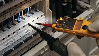 How does Fluke test the new and improved TwoPole Voltage Testers [upl. by Alleras]