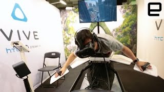 Birdly and HTC Vive let you fly like a bird over Manhattan [upl. by Harv355]