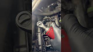 The Quickest Way to Remove a Fuel Injector on a Mercedes Dodge Sprinter van fuelinjector [upl. by Sivram]