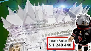 BLOXBURG WINTER CASTLE TOUR 12 MILLION [upl. by Egbert215]