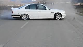 Bmw e34 535i burnout [upl. by Reifnnej]