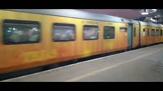 02248 New Delhi Patna Tejas Festival Special Arrived at Prayagraj Jn PF No 04 [upl. by Eillak]