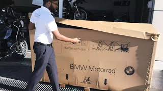 BMW C400GT White unboxing [upl. by Rego]