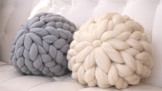 HOW TO HAND KNIT A MERINO WOOL ROUND PILLOW IN 15 MINUTES OR LESS [upl. by Arukas]