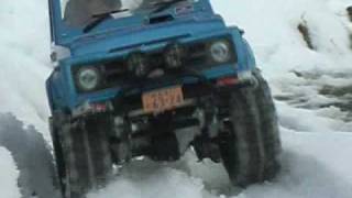 suzuki jimny ja11 quotSamuraiquot RC Crawler in Snow [upl. by Sonitnatsnoc]