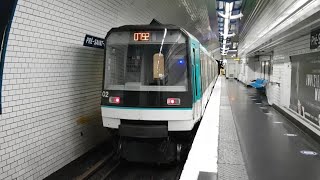 MF88  Arrêt à la station Pré Saint Gervais sur la ligne 7bis du métro parisien [upl. by Ybloc]