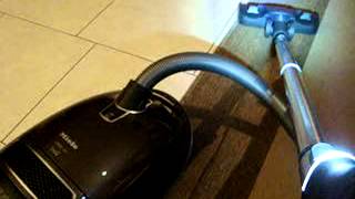 Miele vacuum cleaner S8590 UniQ [upl. by Aihsotan157]