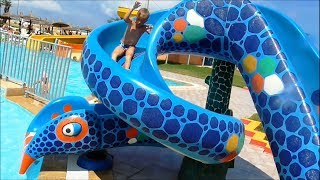 Zabawa Dzieci w Basenie 🤪 Zjeżdżalnie Wodne 🤽 Tunezja 🌴 Fun Children in the pool  water slides😋 [upl. by Eedissac]