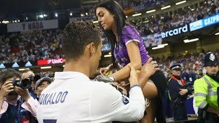 Cristiano Ronaldo celebrates on pitch with his girlfriend Georgina Rodriguez [upl. by Konstanze]