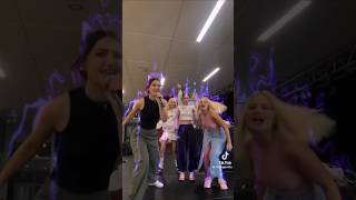 GenZie tańczy 🥰 genzie friz hihania viralvideo shorts [upl. by Enelra]