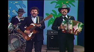 Ramon Ayala y los Bravos del Norte  quotBonita finca de adobequot [upl. by Adams992]