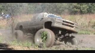 Huge chevy silverado 4x4 mud truck with big block and 54 boggers getting stuck [upl. by Arick]