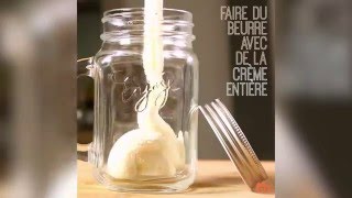 Faire du beurre avec de la crème [upl. by Ellenad]