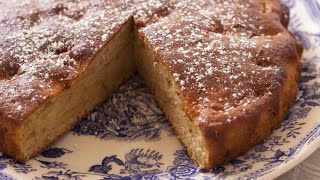 Recette Gâteau moelleux au yaourt et aux pommes [upl. by Alika]