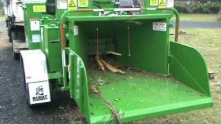 Bandit Model 12XP 990XP  12quot Drum Chipper  FAST feeding of Australian Hardwoods [upl. by Nailimixam]