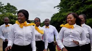 CATHOLIC SONGS  KAWALE UTATU OYERA MAIN PARISH CHOIR ONE MALAWI  quotNdikubwera Ndidziperekequot [upl. by Giraldo]