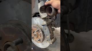 How To Fix Brake Pad alsharifauto mz shani liquimoly catalyticconverter fix avarage Noise [upl. by Can]