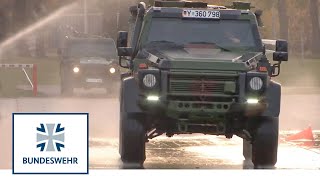 Steil schlammig stockdunkel – Fahrtraining mit gepanzerten Geländewagen  Bundeswehr [upl. by Anaejer]