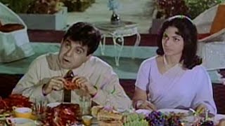 Waheeda Rehman meets Dilip Kumar  Movie Scene  Ram Aur Shyam [upl. by Beisel]