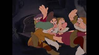 Disney Snow White And The Seven Dwarfs 1937 Pillow Battle Russian [upl. by Zindman374]