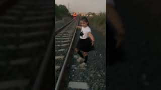 Kaçan treni kovalıyoruz ❤️🥰🚞🚂youtubeshorts muzik funny shortvideo short viralvideo [upl. by Howlend]