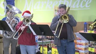 Musicians Give Kroger Shoppers Holiday Greeting [upl. by Vardon]