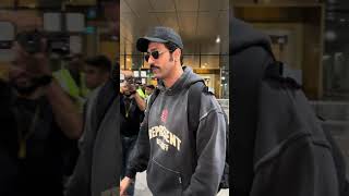 Vicky Kaushal Spotted at Mumbai Airport vickykaushal [upl. by Neale]