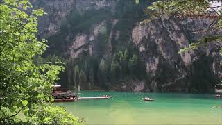 quotDer Pragser Wildsee in den Dolomiten  Drehort der FernsehseriequotDie Bergpolizeiquotmit Terence Hill [upl. by Gavrah]