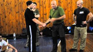 Itay Gil on knife defenses [upl. by Vitek755]