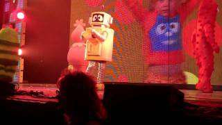 Yo Gabba Gabba Live  Hold Still [upl. by Comstock]