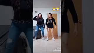 Hermanas bailando maletero tubo escape jaja [upl. by Connelley]