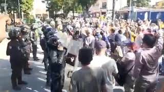 Yaracuy  Guardia Nacional reprime protesta de habitantes de Urachiche por crisis de servicios [upl. by Clayberg]