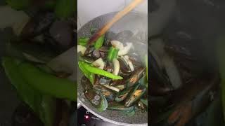 Gamot sa pulikat sea shell😋😋 shortvideo food tahongrecipe tahongnikarla cooking seafood [upl. by Auqenat]