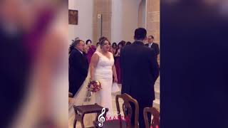 Novia le canta al novio en el altar  Si tu eres mi hombre [upl. by Ahsaret53]