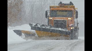 Déneigement des rues et trottoirs  Ville de SaintGeorges  2018 [upl. by Monia]