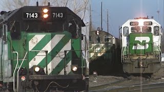 Sounder Train amp BNSF freight train crossing at Kent WA June 2023 [upl. by Delinda]